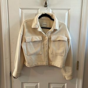 Abercrombie & Fitch Butter Yellow plush cropped shirt jacket
